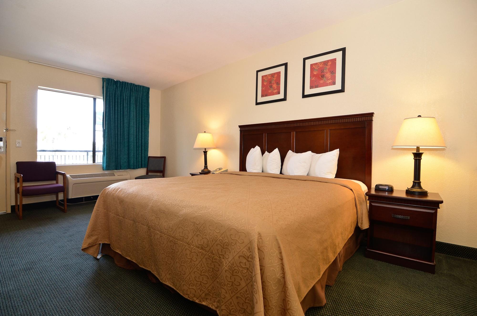 Quality I-5 Naval Base Locanda