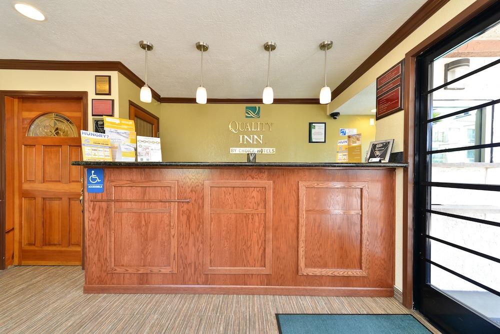 Quality I-5 Naval Base Locanda