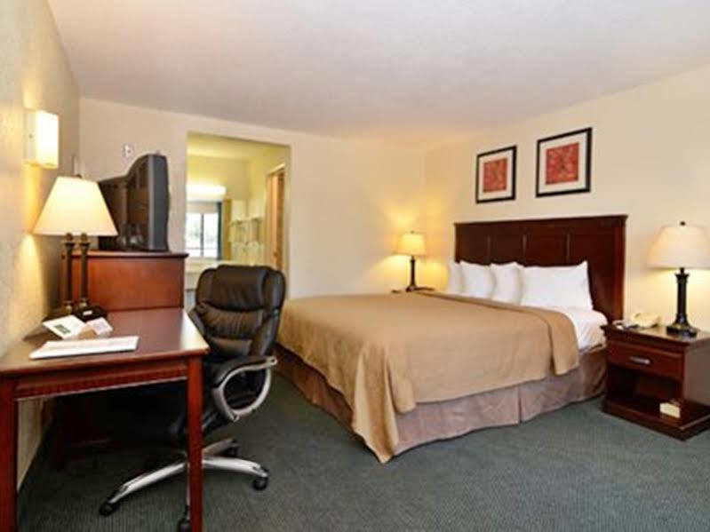 Locanda Quality I-5 Naval Base 2*